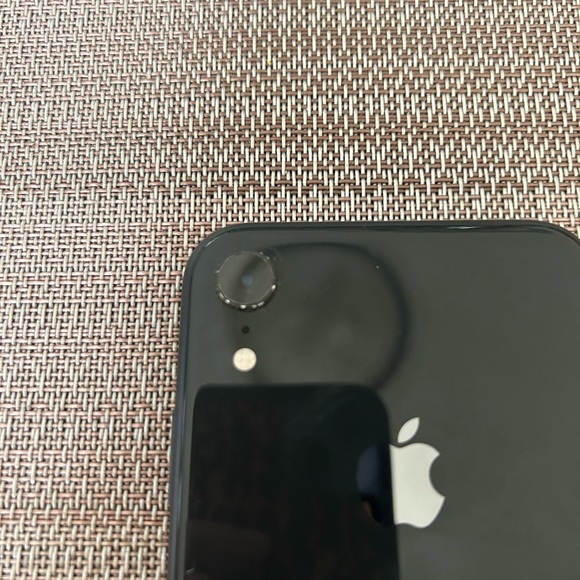 IPHONE XR 64GB - Picture 6 of 9